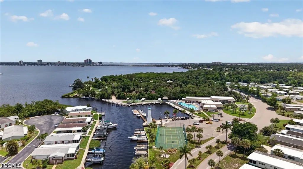 14527 Paul Revere Loop North Fort Myers FL 33917