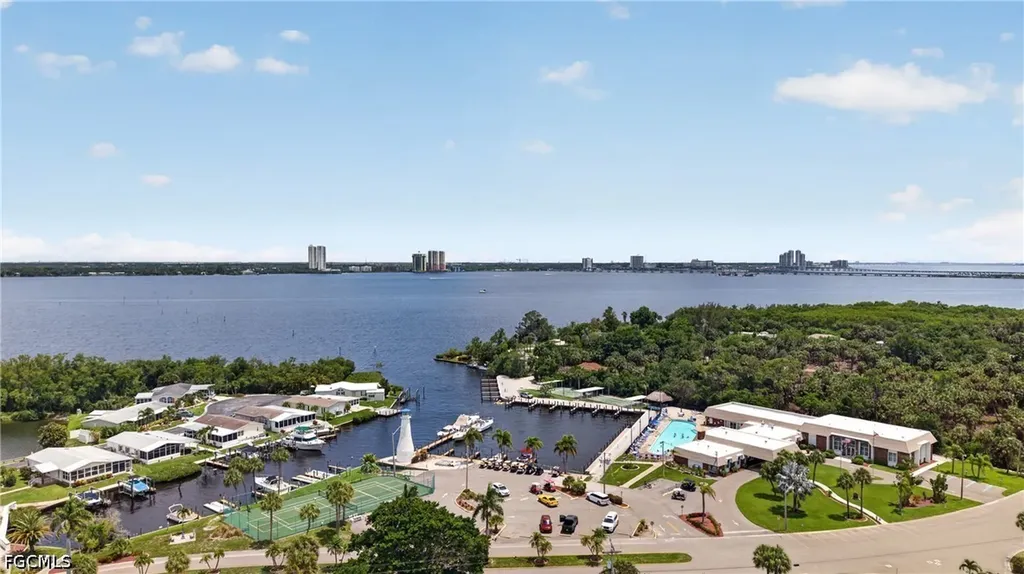 14527 Paul Revere Loop North Fort Myers FL 33917