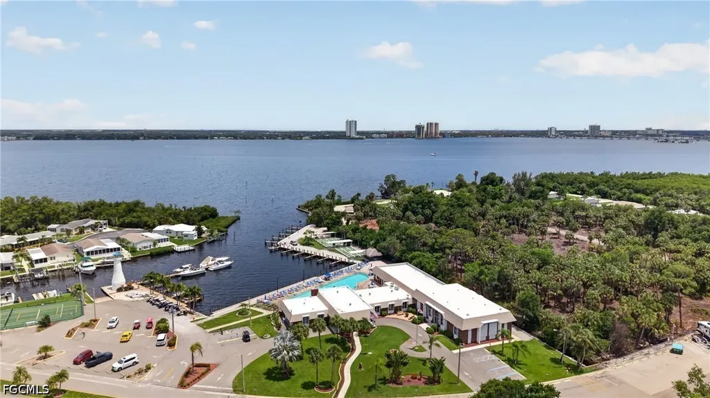 14527 Paul Revere Loop North Fort Myers FL 33917