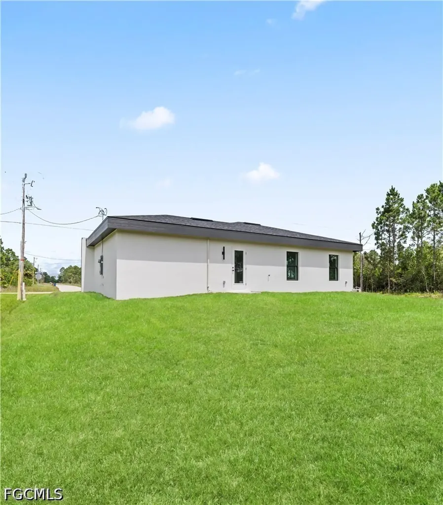 908 Capetown Avenue Lehigh Acres FL 33974