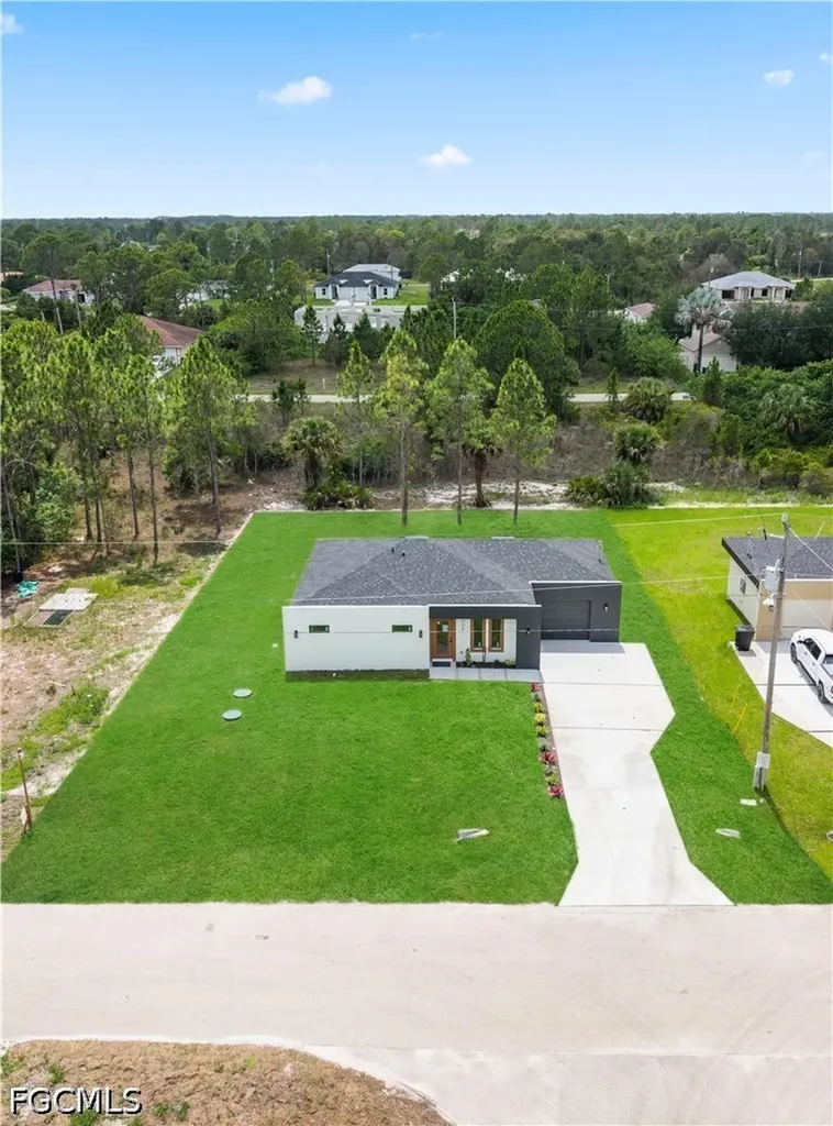 908 Capetown Avenue Lehigh Acres FL 33974
