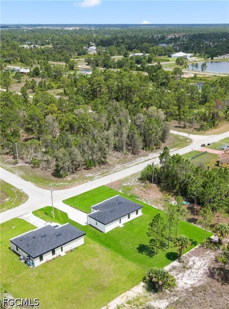 908 Capetown Avenue Lehigh Acres FL 33974