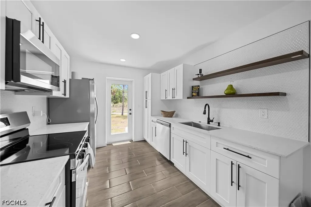908 Capetown Avenue Lehigh Acres FL 33974