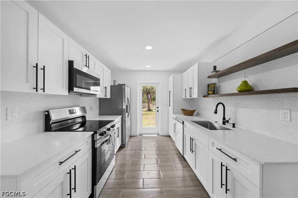 908 Capetown Avenue Lehigh Acres FL 33974