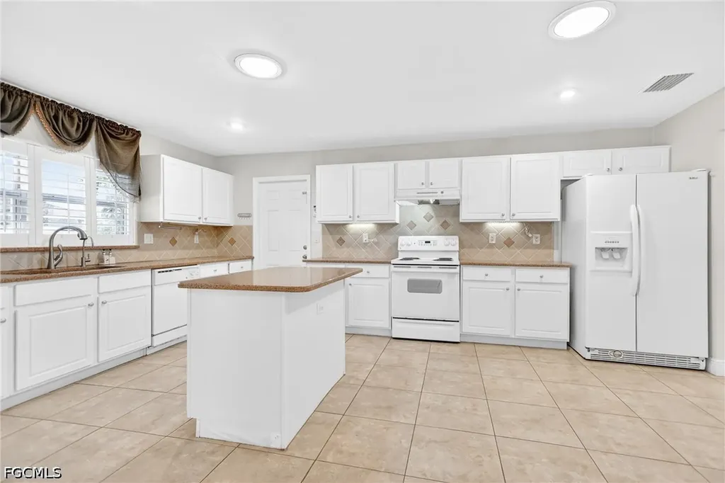 1817 SW 22nd Lane Cape Coral FL 33991