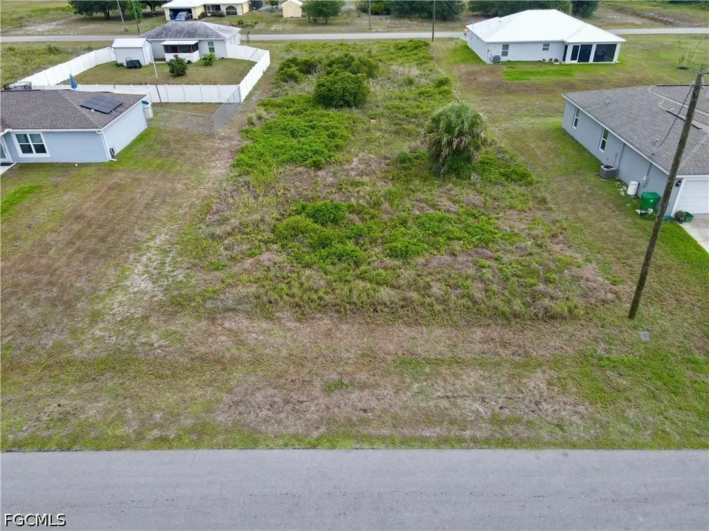 9042 Green Circle Labelle FL 33935
