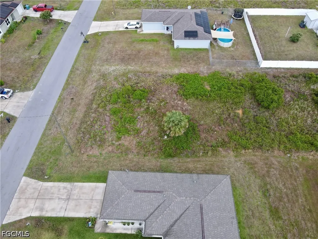 9042 Green Circle Labelle FL 33935