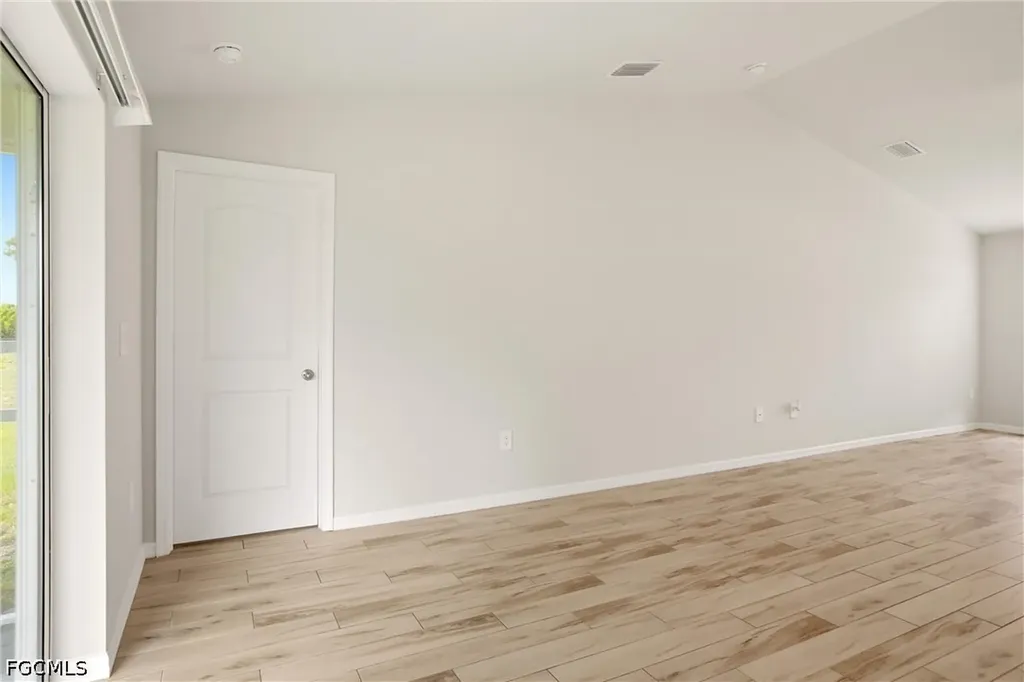1024 NE 33rd Lane Cape Coral FL 33909