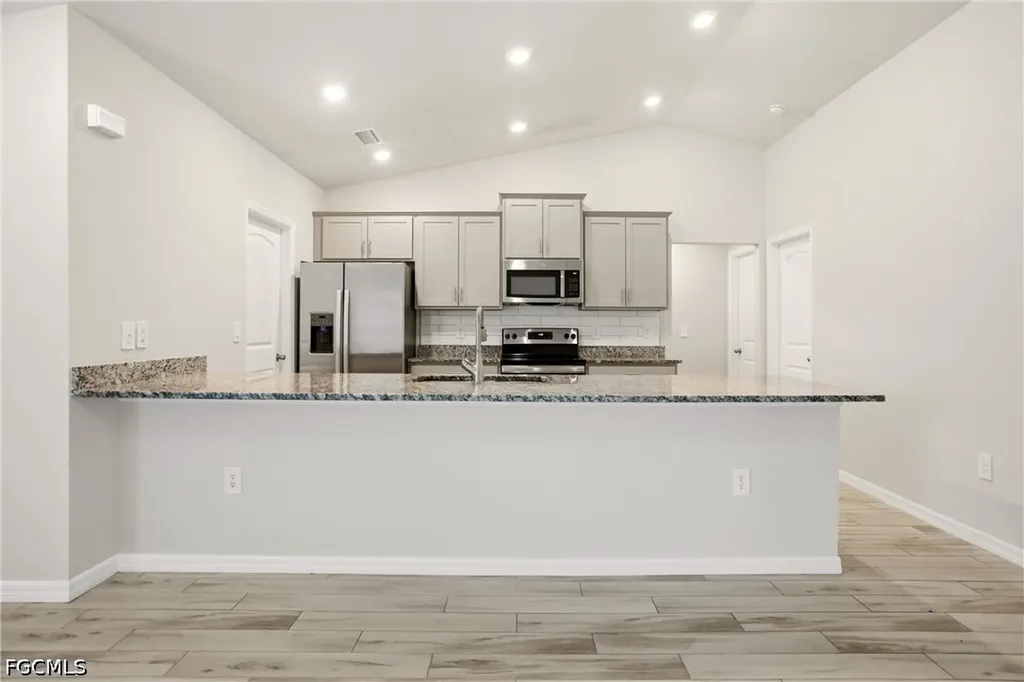1024 NE 33rd Lane Cape Coral FL 33909