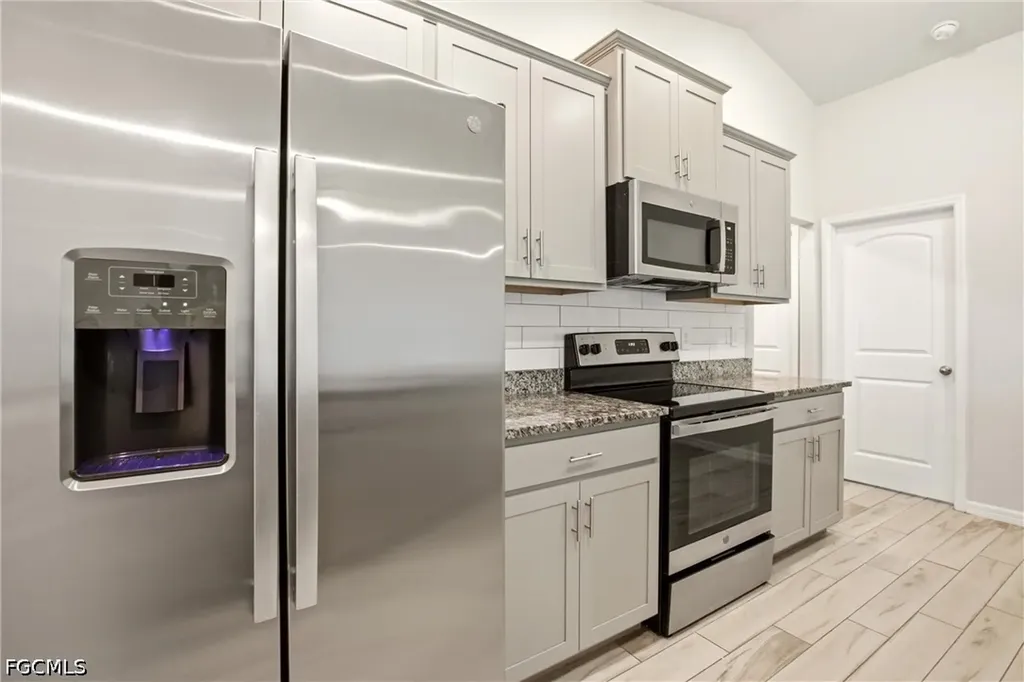 1024 NE 33rd Lane Cape Coral FL 33909
