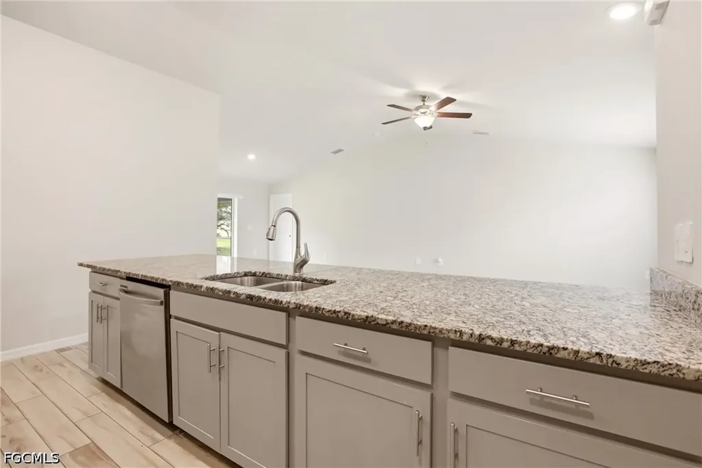 1024 NE 33rd Lane Cape Coral FL 33909