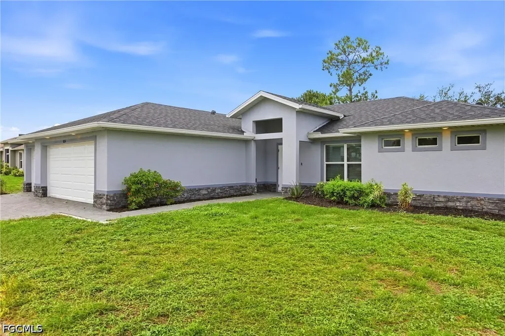 1024 NE 33rd Lane Cape Coral FL 33909