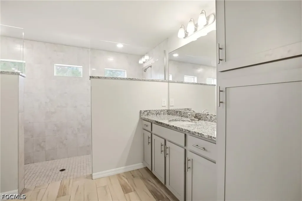 1024 NE 33rd Lane Cape Coral FL 33909
