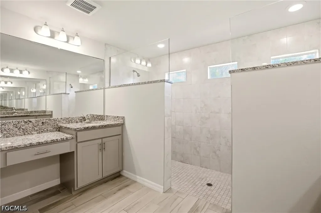 1024 NE 33rd Lane Cape Coral FL 33909