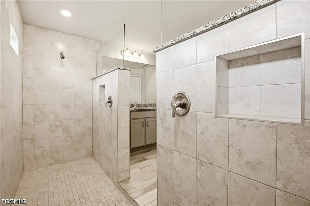1024 NE 33rd Lane Cape Coral FL 33909