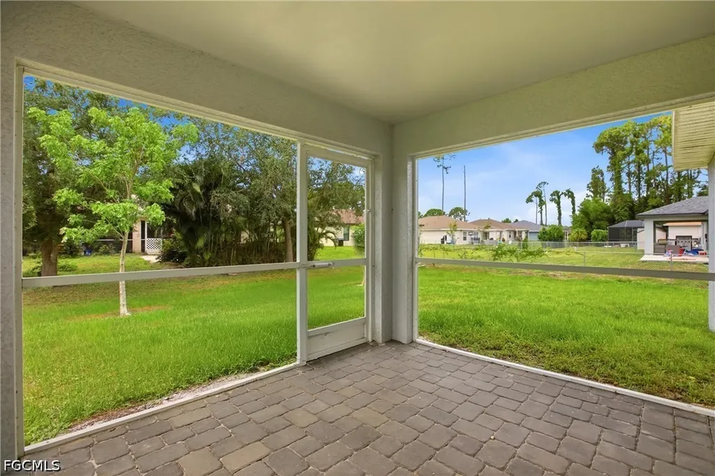 1024 NE 33rd Lane Cape Coral FL 33909