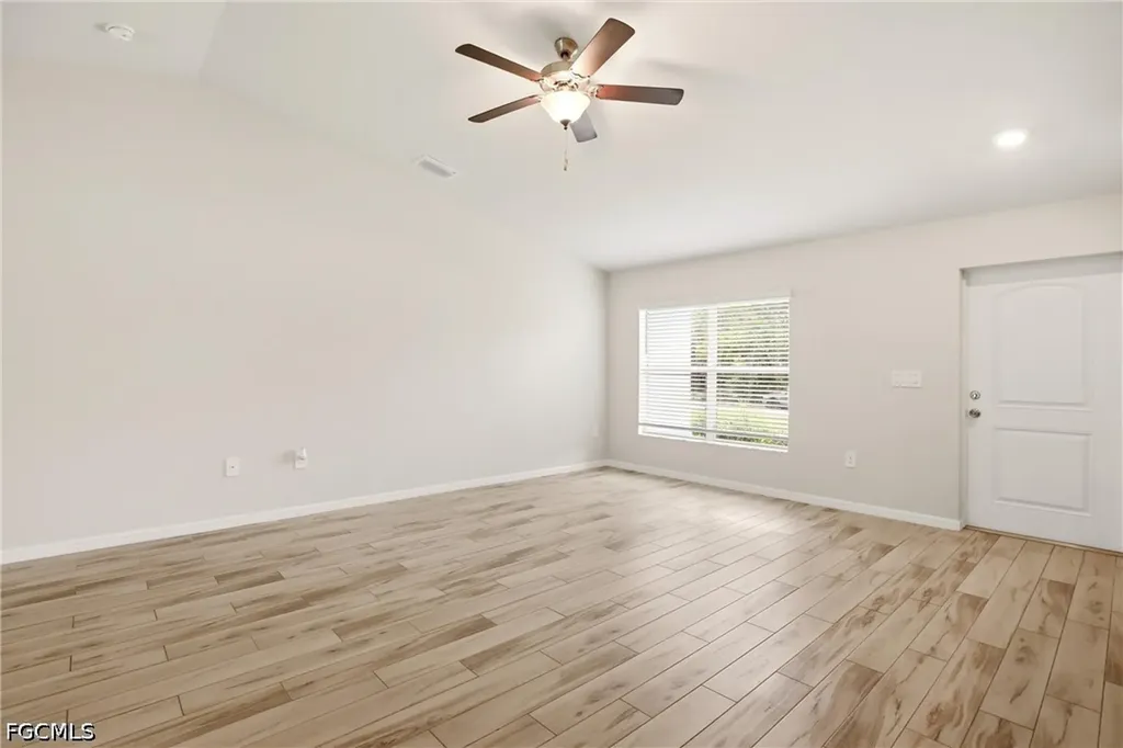 1024 NE 33rd Lane Cape Coral FL 33909
