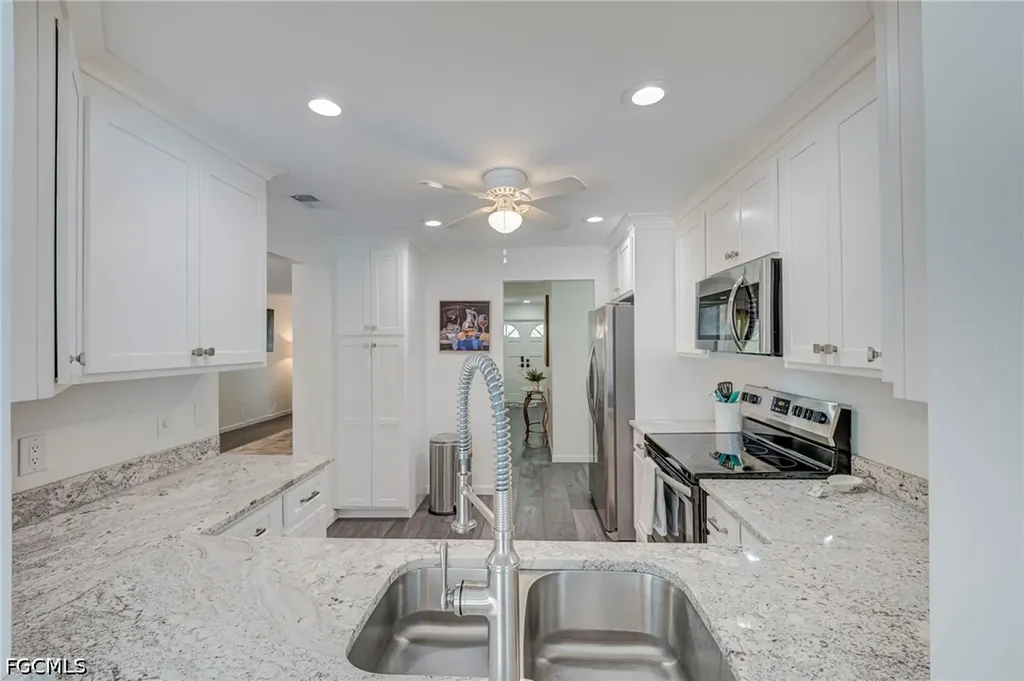 1914 Ottersrest Lane Cape Coral FL 33990