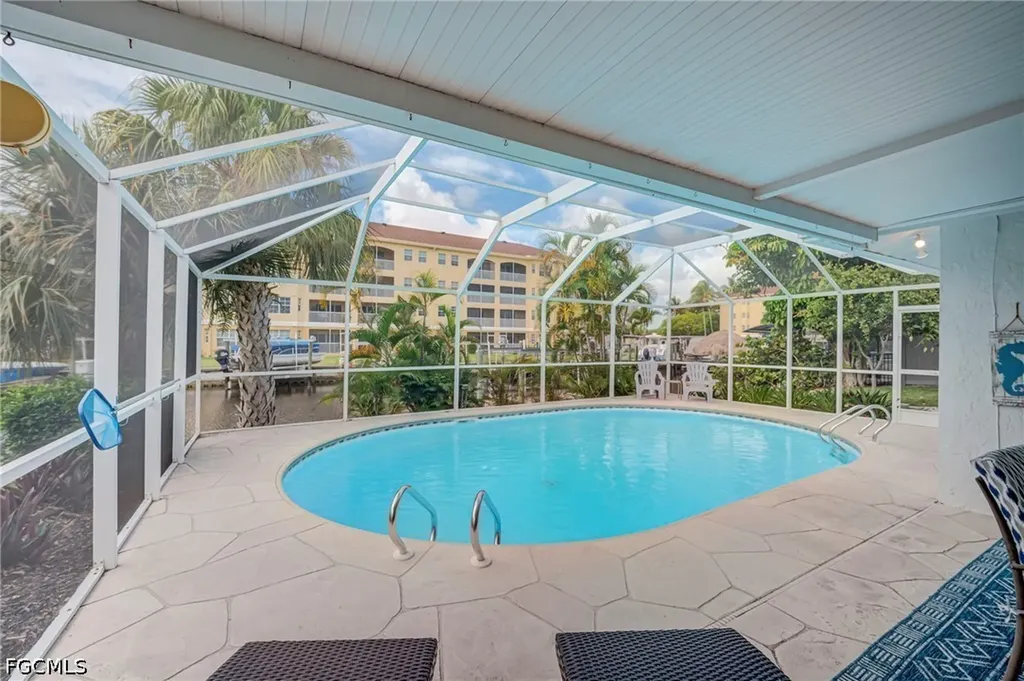 1914 Ottersrest Lane Cape Coral FL 33990