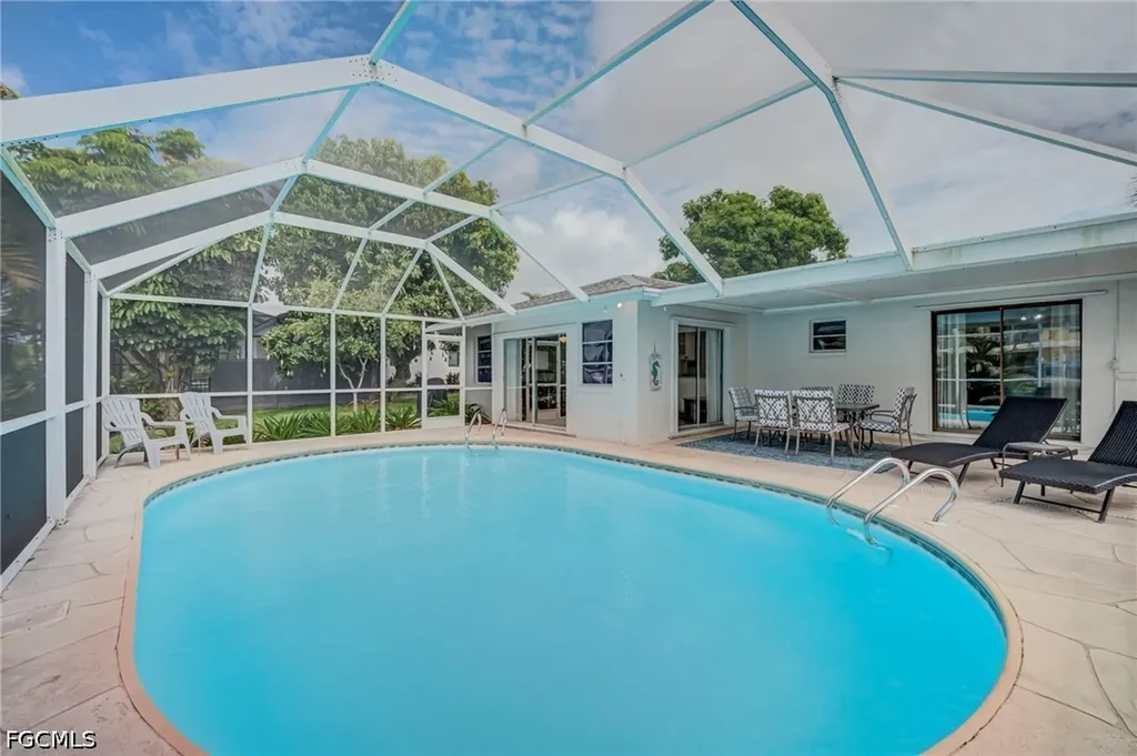 1914 Ottersrest Lane Cape Coral FL 33990