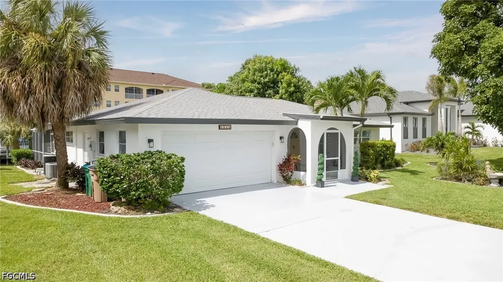 1914 Ottersrest Lane Cape Coral FL 33990