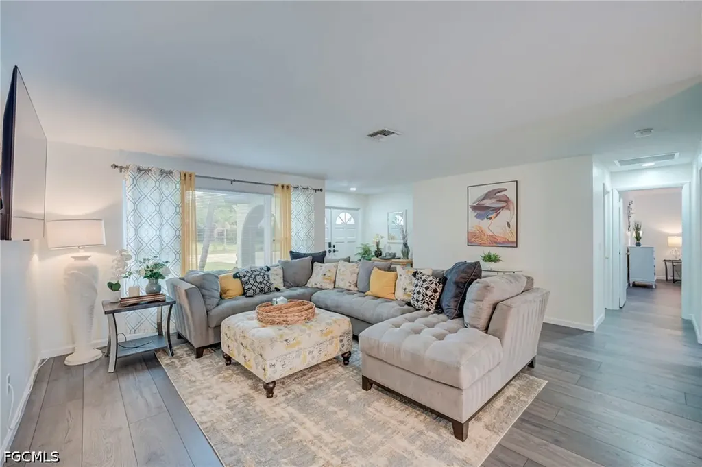 1914 Ottersrest Lane Cape Coral FL 33990