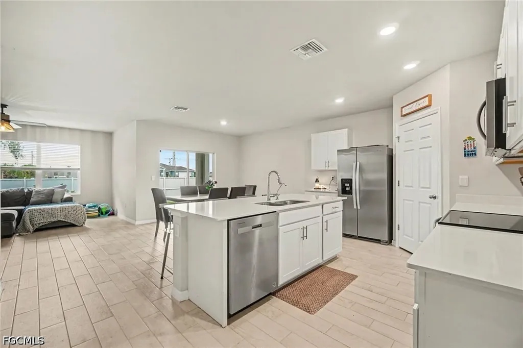 2045 NW 7th Street Cape Coral FL 33993