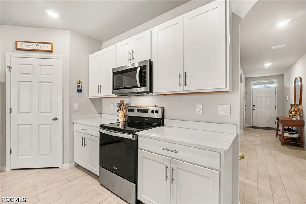 2045 NW 7th Street Cape Coral FL 33993