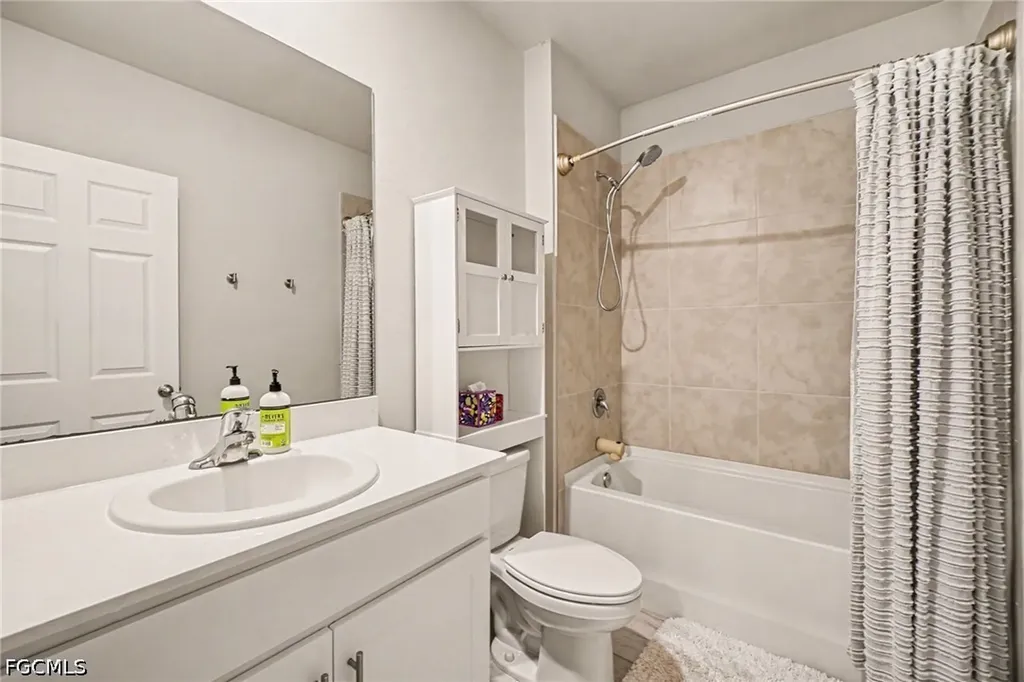 2045 NW 7th Street Cape Coral FL 33993