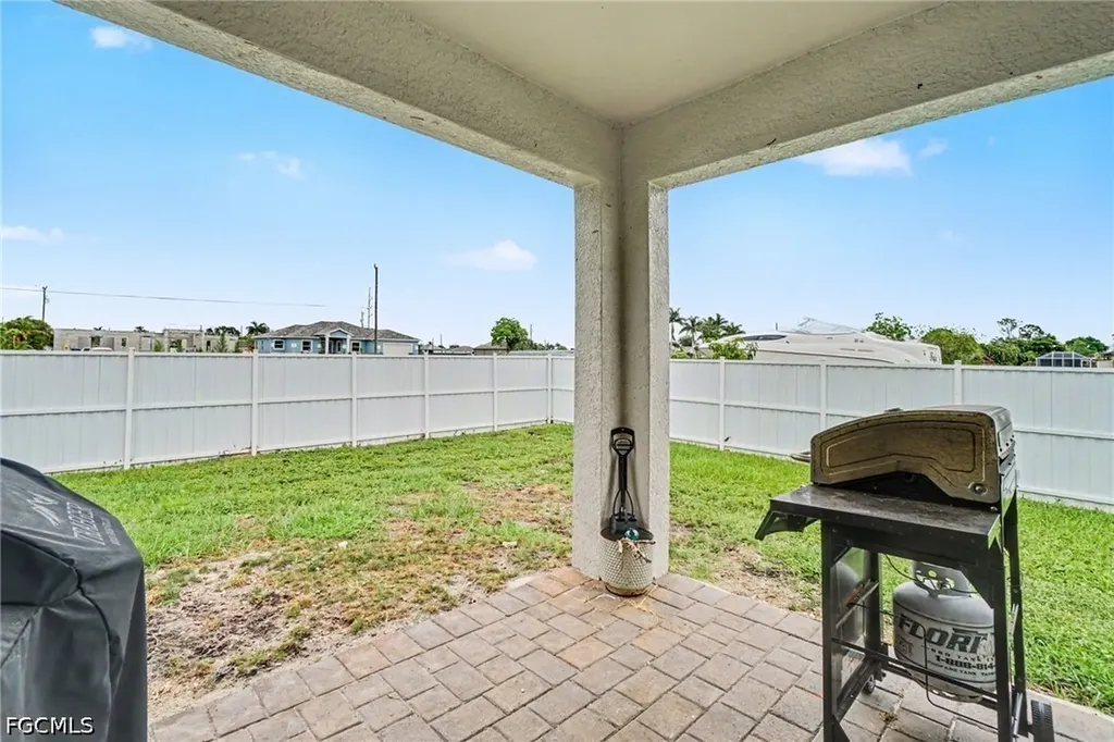 2045 NW 7th Street Cape Coral FL 33993
