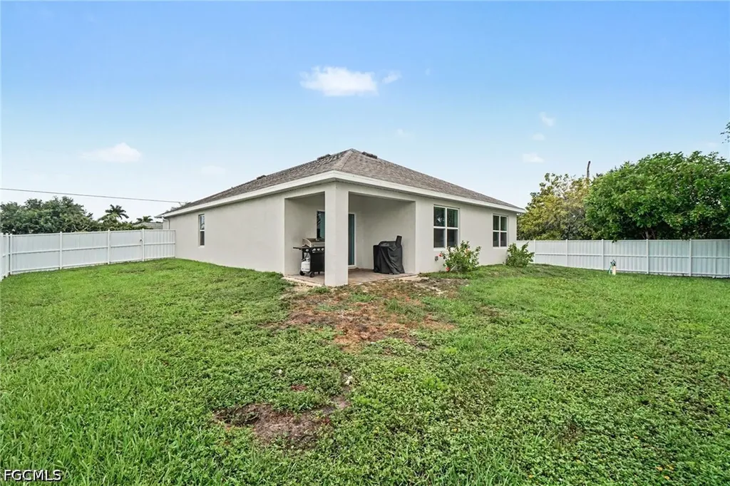 2045 NW 7th Street Cape Coral FL 33993