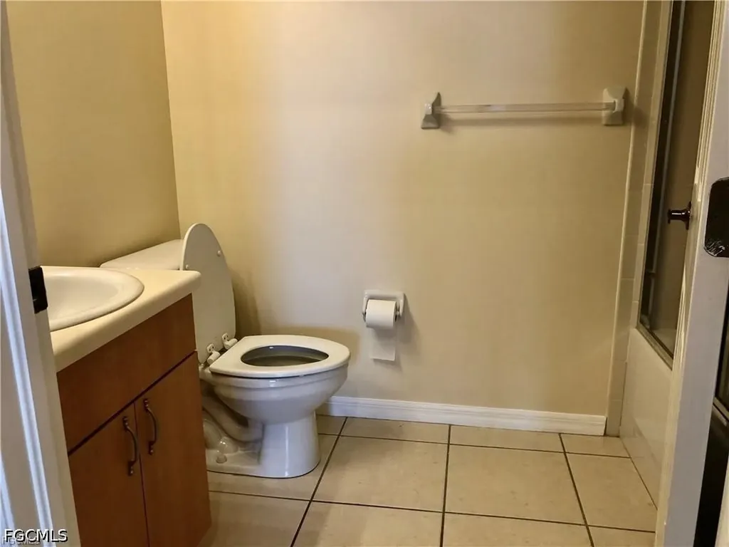 1101 Van Loon Commons Circle Cape Coral FL 33909