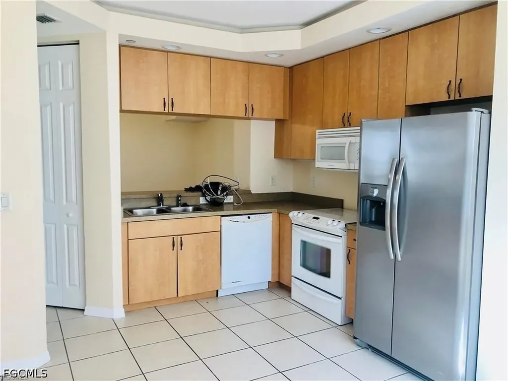 1101 Van Loon Commons Circle Cape Coral FL 33909