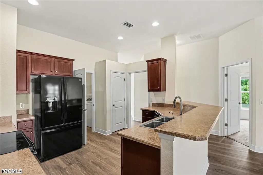1006 NE 33rd Street Cape Coral FL 33909