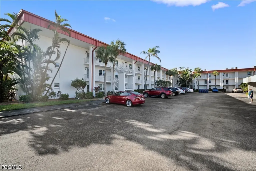 Fort Myers FL, 1700 Pine Valley Drive, Unit 208