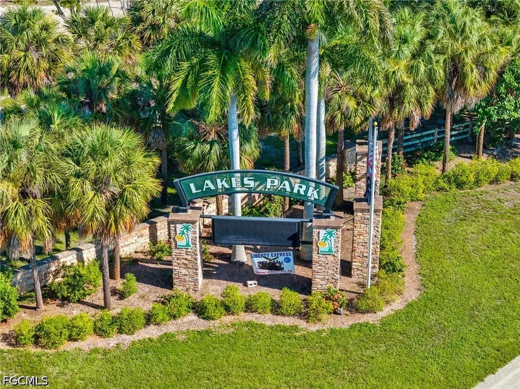 7894 Sandel Wood Circle W Fort Myers FL 33908