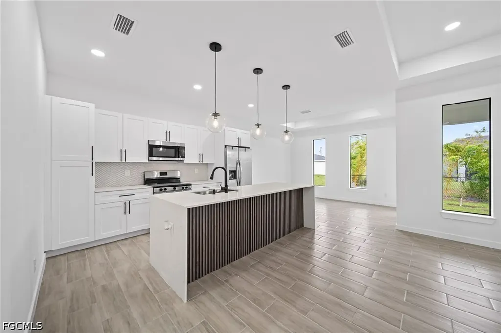 3814 W Gator Circle Cape Coral FL 33909