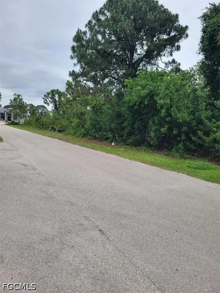 439 Lackey Avenue S Lehigh Acres FL 33974