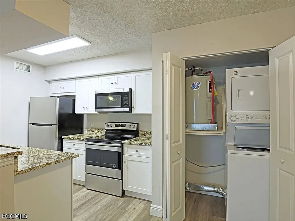 5305 Summerlin Road Fort Myers FL 33919