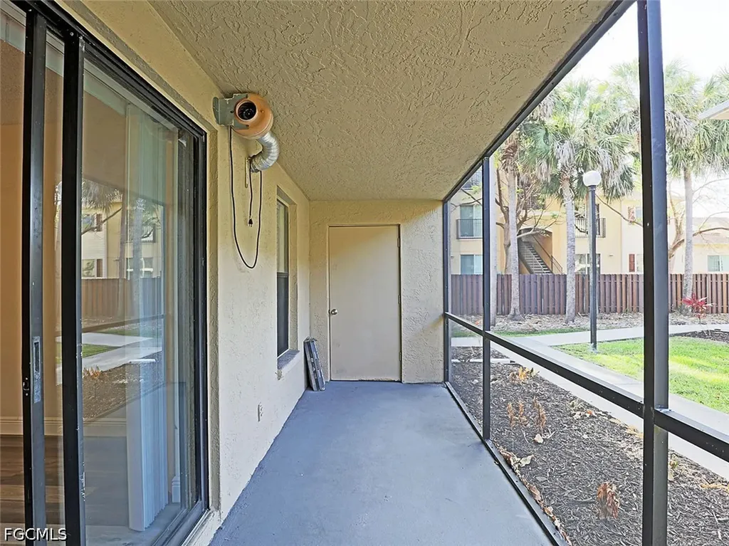 5305 Summerlin Road Fort Myers FL 33919
