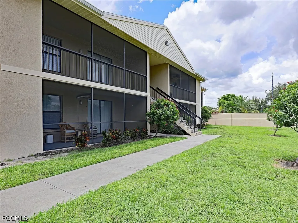5303 Summerlin Road Fort Myers FL 33919