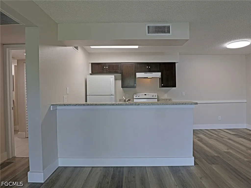 5303 Summerlin Road Fort Myers FL 33919