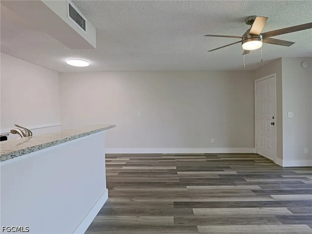 5303 Summerlin Road Fort Myers FL 33919