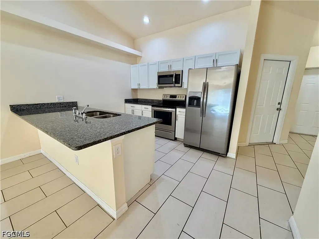 1044 NE 8th Place Cape Coral FL 33909