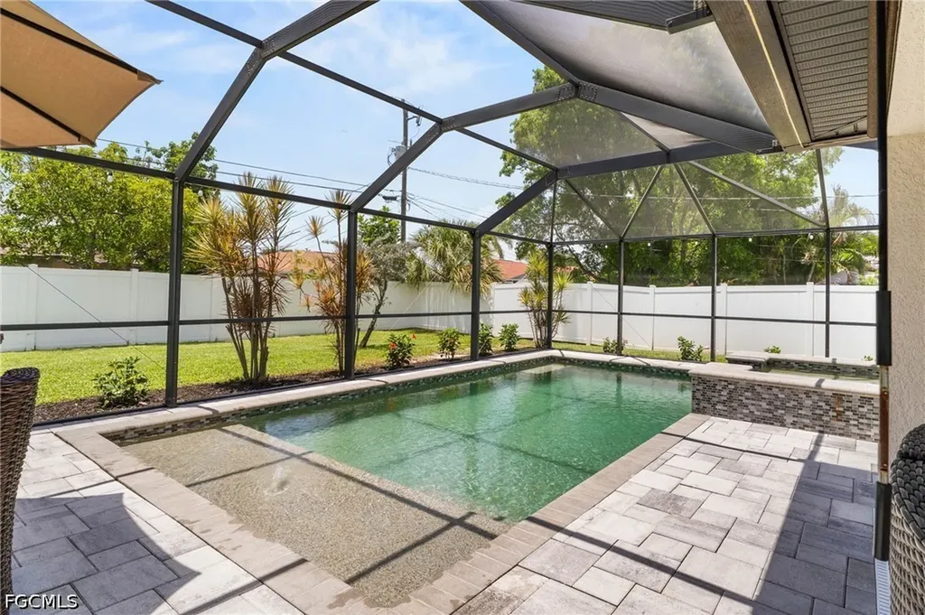 636 SE 11th Avenue Cape Coral FL 33990