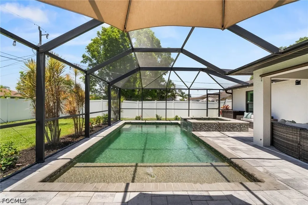 636 SE 11th Avenue Cape Coral FL 33990