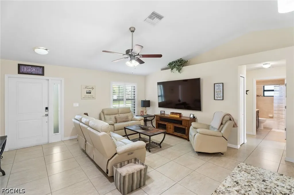 636 SE 11th Avenue Cape Coral FL 33990
