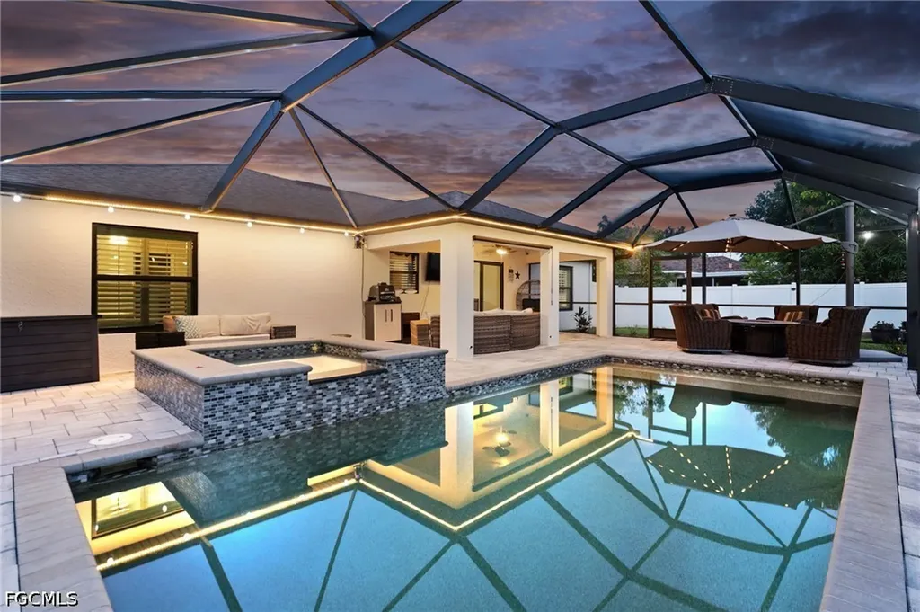 636 SE 11th Avenue Cape Coral FL 33990