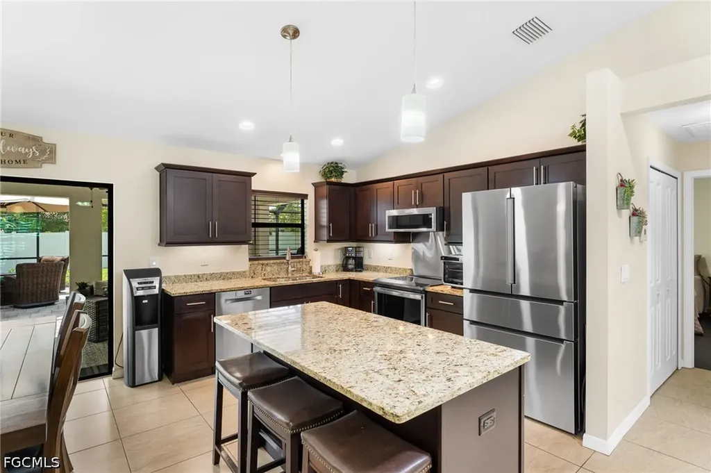 636 SE 11th Avenue Cape Coral FL 33990