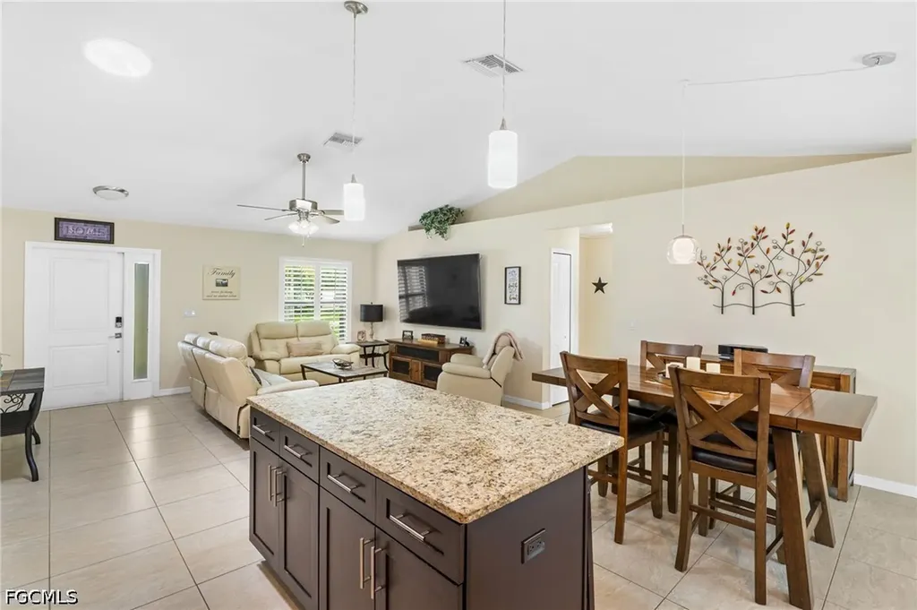 636 SE 11th Avenue Cape Coral FL 33990